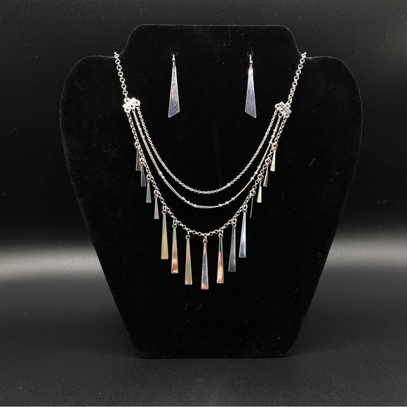 METAL Triple Strand Silver Tone Necklace & Earrings Set NWOT - Picture 4 of 5
